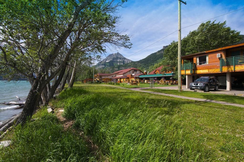 Bayshore Inn & Spa Waterton Park Exterior photo