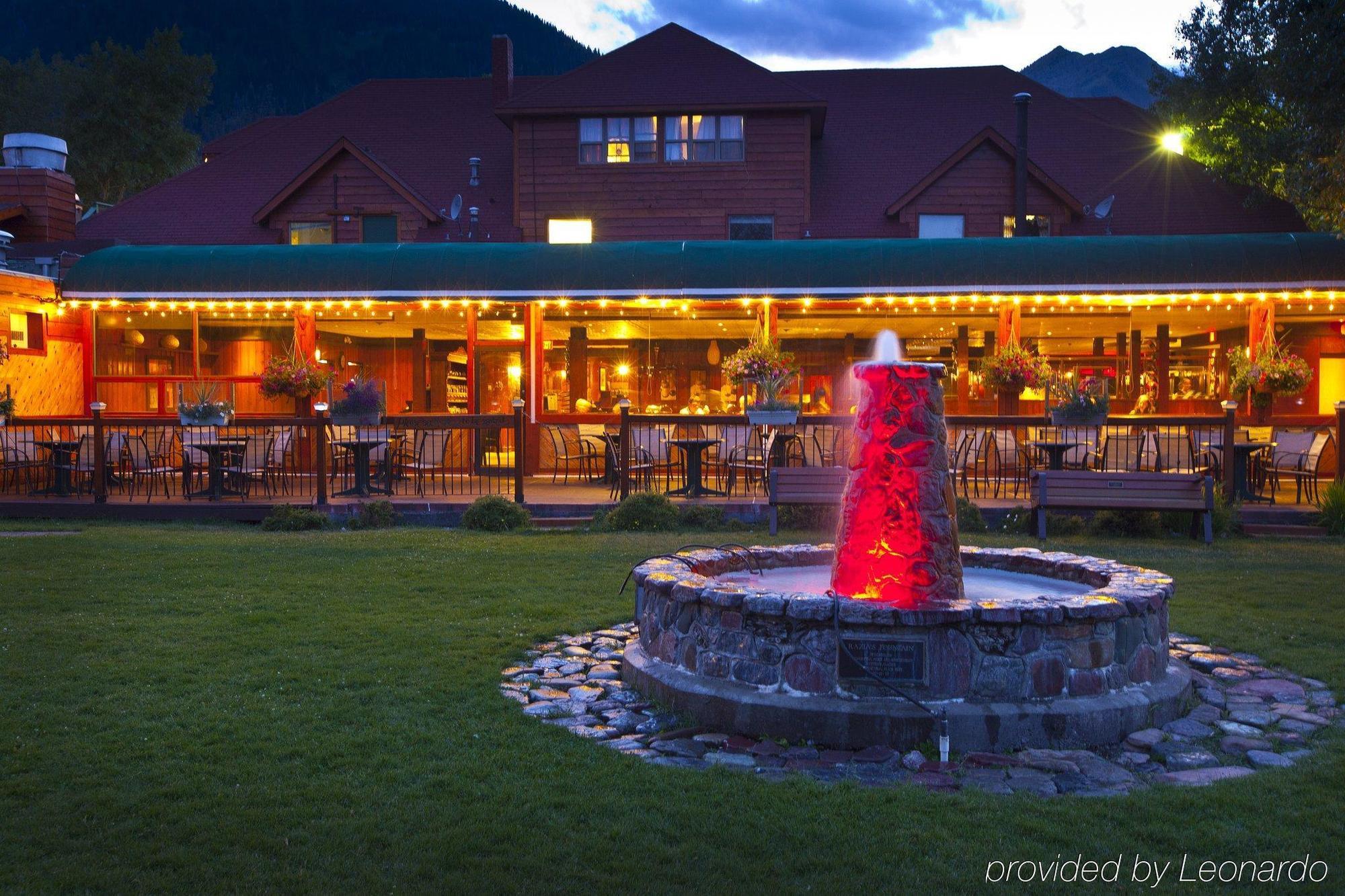 Bayshore Inn & Spa Waterton Park Exterior photo