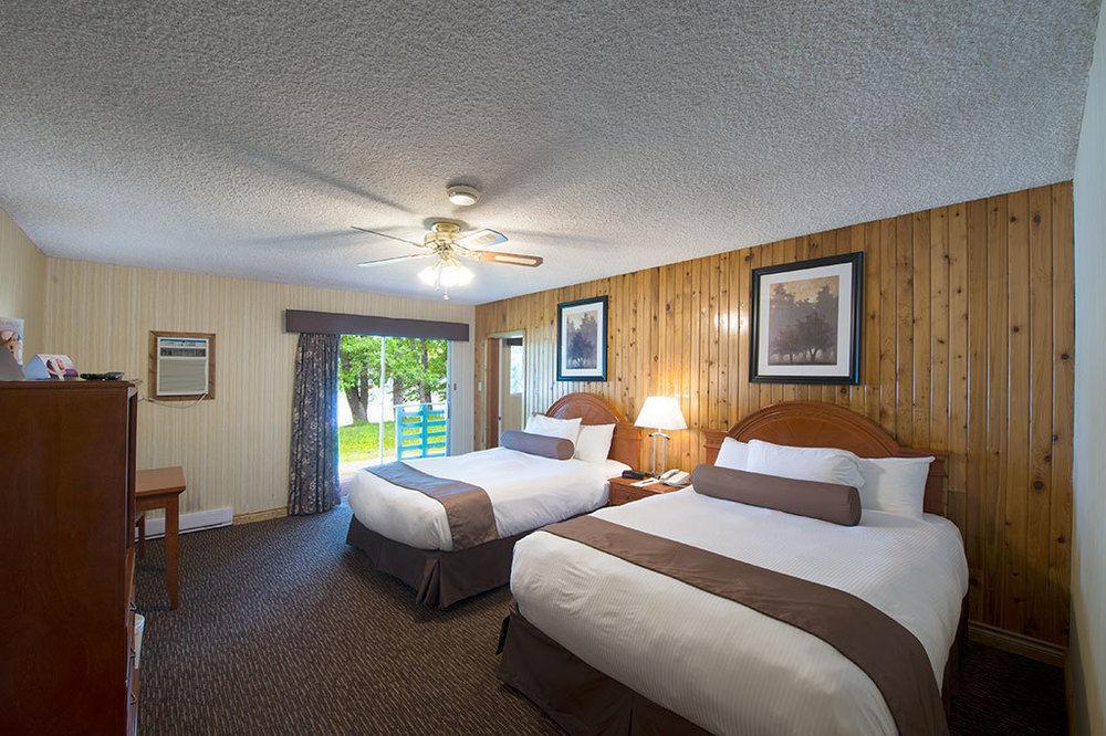 Bayshore Inn & Spa Waterton Park Exterior photo