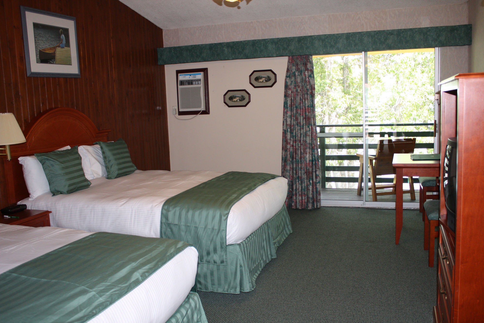 Bayshore Inn & Spa Waterton Park Exterior photo