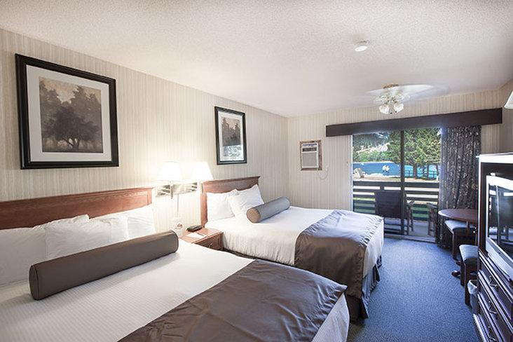 Bayshore Inn & Spa Waterton Park Exterior photo