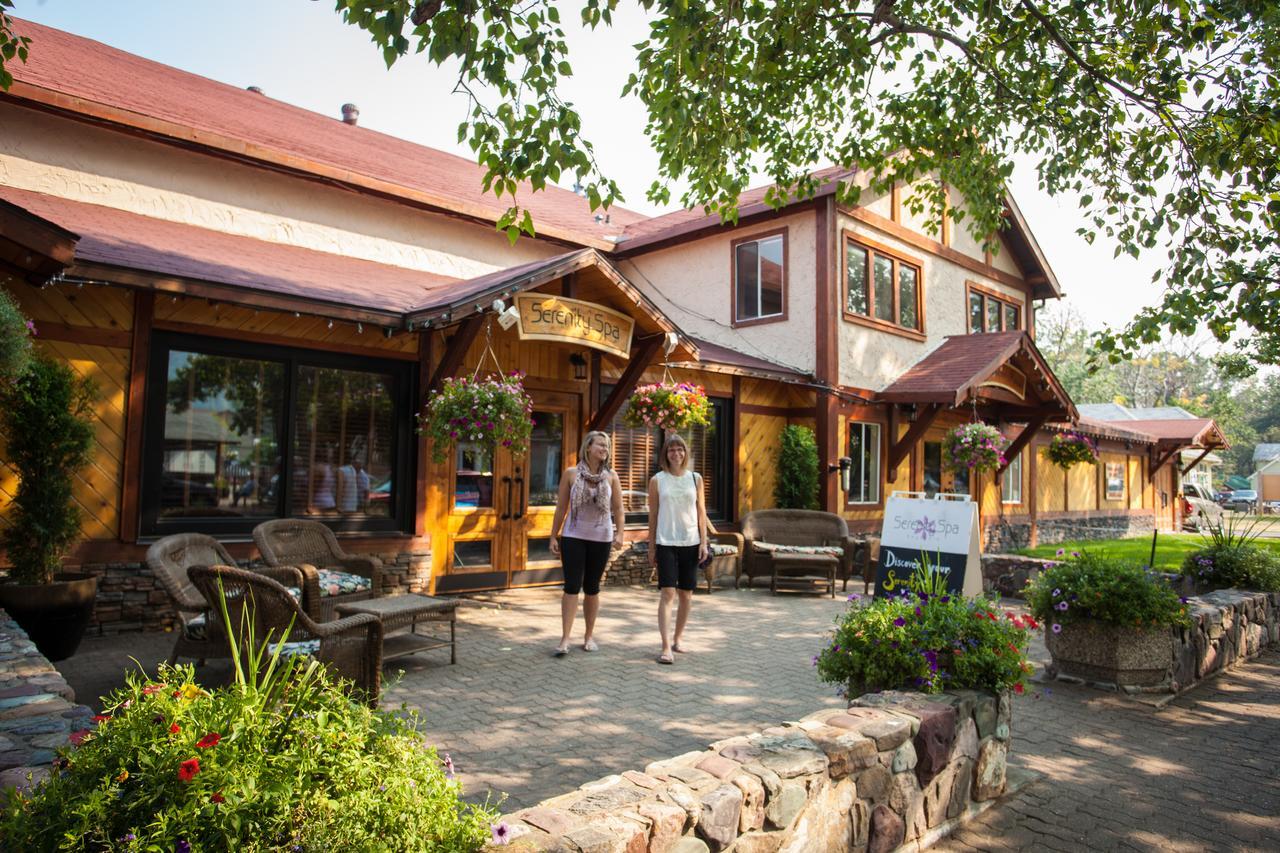 Bayshore Inn & Spa Waterton Park Exterior photo